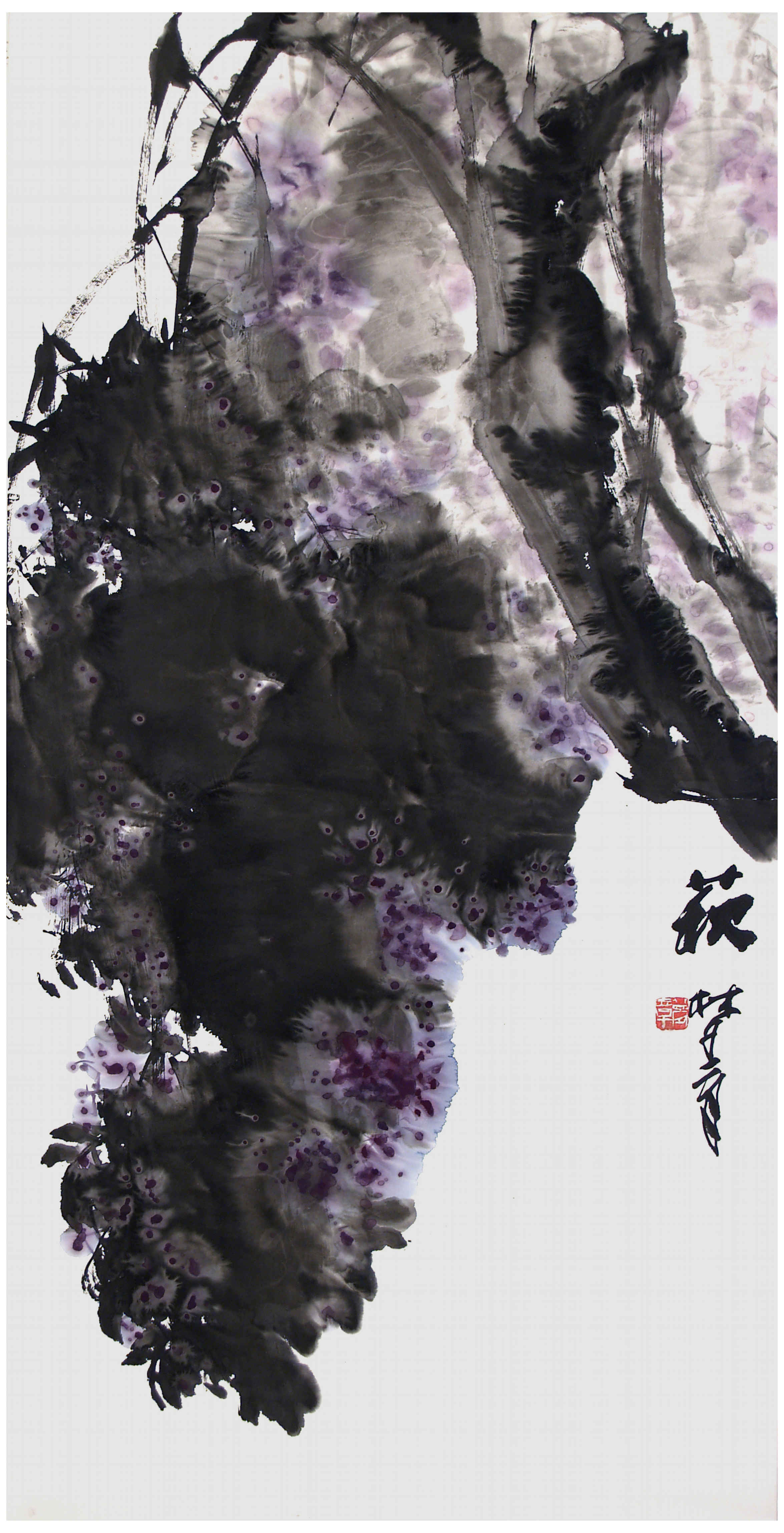 Qi Mengzhang 's freehand brushwork style ink wash painting (aka Chinese painting, literati painting, ink painting, ink brush painting): Japanese Clover, 138×69cm, ink & color