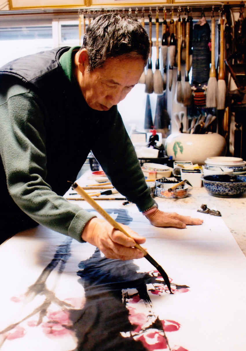 Qi Mengzhang web: Qi Mengzhang (1937-2011), painted freehand brushwork style ink wash painting (Chinese Painting, Literati Painting, Ink Painting, Ink Brush Painting) of plum